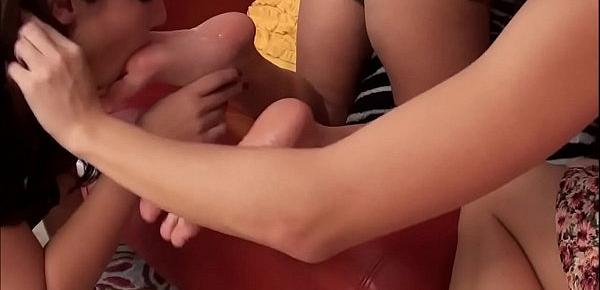  Lesbian foot fetish